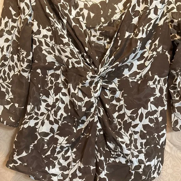 Ann Taylor Black and White Floral Blouse - Picture 3 of 4
